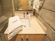 amplio departamento familiar con terraza privada