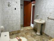AMPLIO DEPARTAMENTO RECIÉN REMODELADO EN LOS OLIVOS –...