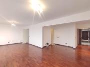 Amplio departamento sin amoblar! A.T