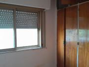 Amplio depto. 3 ambientes contra frente 2* piso x...