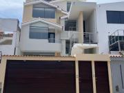 AMPLIO DÚPLEX EN 3° Y 4° PISO CERCA A LA AV. METROPOLITANA