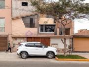 Amplio Flat en 2do piso de 140m2 – 4 Dorm + 2 baños +...