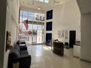 Amplio local al norte en primer piso en RENTA