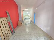 Amplio local comercial con escaparate