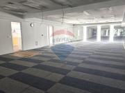 Amplio Local Comercial en Av. Las Condes