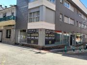 Amplio Local Comercial en esquina a metros de Gran Vía...