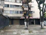 AMPLIO LOCAL CON PUESTOS DE ESTACIONAMIENTO /#ER