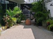 AMPLIO LOCAL EN RENTA SOBRE AVENIDA CERCA ALTABRISA ARL 1069