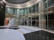 Amplio Local en venta en San Jose de Tarbes 25 15671...