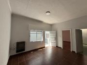 Amplio PH tres ambientes en alquiler sin expensas en...