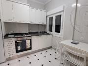 Amplio piso cerca de las estaciones con 3 habitaciones Amplio piso cerca de las estaciones con 3 habitaciones