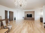 Amplio piso con plaza de garaje en Bahía Blanca