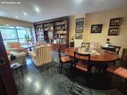 Amplio piso con terraza y vistas laterales al mar en la...