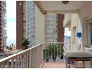 Amplio piso con vistas al mar y 4 dormitorios en 1 Línea...