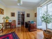 Amplio piso de 223 m² con 4 balcones en finca clásica de...