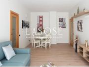 Amplio Piso de 4 Habitaciones con Terraza en Hostafrancs