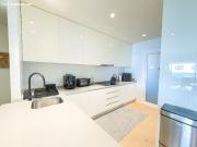 Amplio piso de lujo de 3 dorm. en Sunset Drive a 150m de...