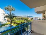 Amplio piso en Estepona, Málaga con vistas y piscina