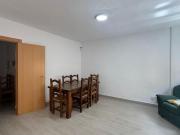 Amplio piso reformado de 3 dormitorios y 2 baños con...