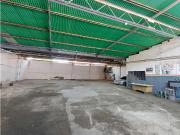Amplio taller en Alquiler zona repuestera de Bqto