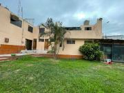 AMPLIO TERRENO DE 1,005 m² CON DOS CASAS – EXCELENTE...