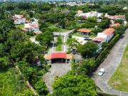 Terreno en fraccionamiento con seguridad en Jiutepec