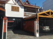 AMPLIO TRIPLEX 5 AMBIENTES. CON PATIO Y COCHERA
