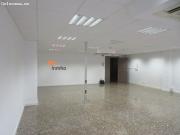 Amplio y luminoso despacho en alquiler en una finca de...