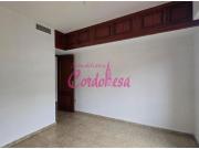 Amplio y luminoso piso de 3 dormitorios con terraza en...