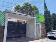 AMPLÍSIMA CASA EN CONDOMINIO A 3 CALLES DE ARBOLEDAS