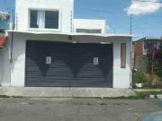 AMPLISIMA y COMODA CASA, ZONA SATELITE QUEDA MUY CERCA...