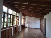 Amplísimo semipiso en segundo piso de tres dormitorios,...