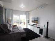 Amplo apartamento com 2 dormitórios/ sacada com...