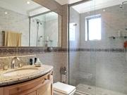 Amplo apartamento com 3 dormitorios e 254 mÂ²...