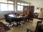 Amplo apartamento com ótima localizaçâo na Savassi