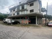 Amplo apartamento com suíte