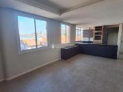 Amplo apartamento de 2 dormitórios no Bairro Floresta