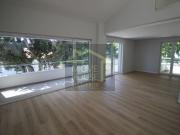 Amplo apartamento T3 com mezanino em Carcavelos centro