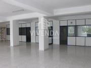 Amplo armazém com dois escritórios na Amora, Seixal!