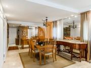 Amplo, charmoso e com varanda, são 190 m2 e 3 vagas,...