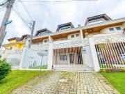 Amplo e aconchegante sobrado com quintal e edícula