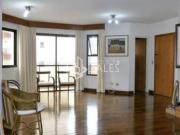 AMPLO E CONFORTÁVEL EM ANDAR ALTO