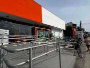 Amplo imóvel comercial para locação em rua principal