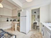 Amplo quarto em apartamento com 9 quartos nas Avenidas...