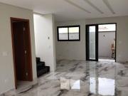 Amplo sobrado de 121 m² com 3 quartos sendo 1 suíte, 2...
