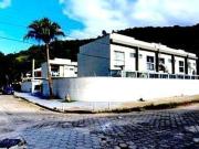 AMPLO SOBRADO ENSOLARADO E VENTILADO EM CONDOMÍNIO PRAIA...