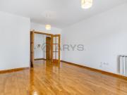 Amplo T1 com elevador em São Vicente Braga