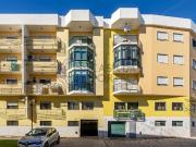 Amplo T3 com Suíte, Arrecadação e Parqueamento em Casais...