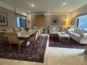 Vende departamentos con muebles de lujo