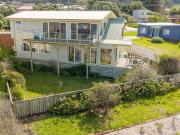AN APOLLO BAY BEACH HOUSE MADE FOR GENERATIONS OF MEMORIES